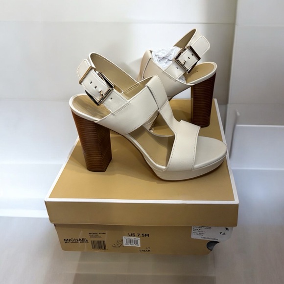 MICHAEL KORS WINTER CRÈME BECKER T STRAP
HIGH HEEL - Picture 2 of 5